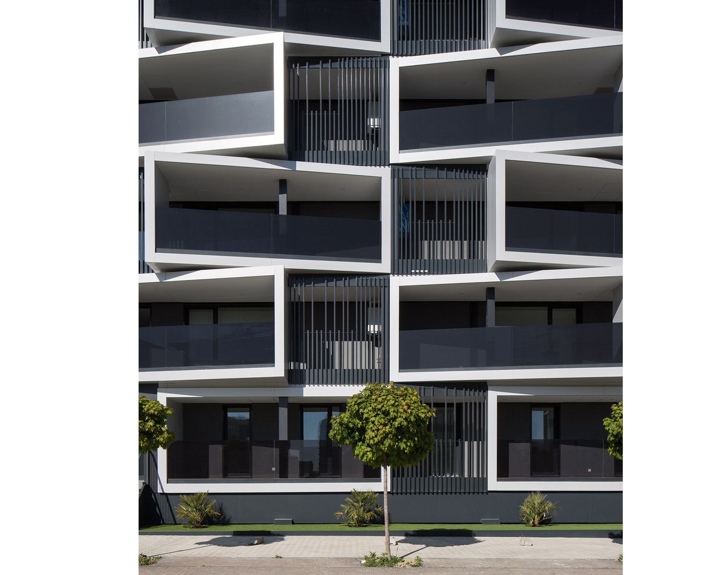 The Thermos residential building is the firts passivhaus certificate building in Spain - STACBOND aluminium composite panel