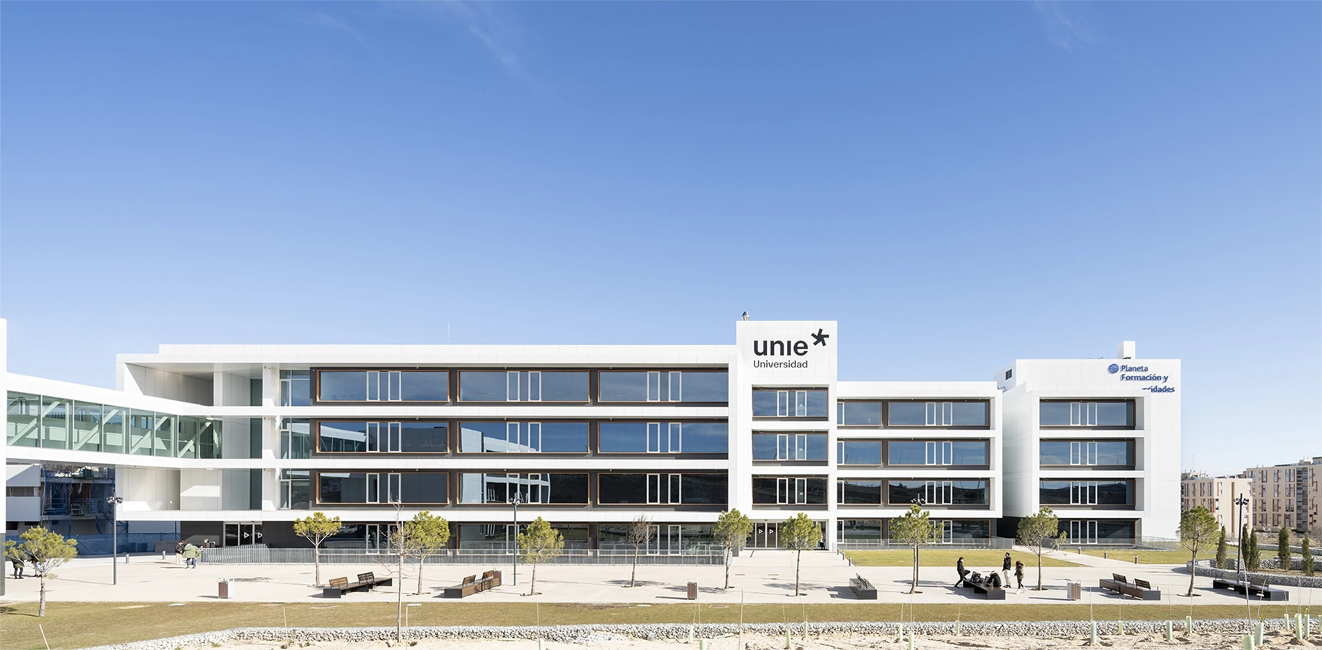 UNIE-universidad-panel-stacbond