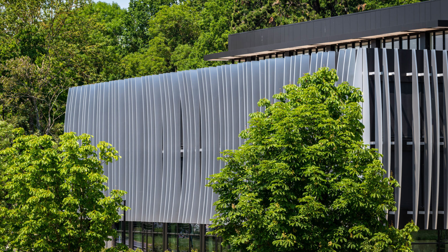 Aluminum composite panel applications: uses and advantages in architecture