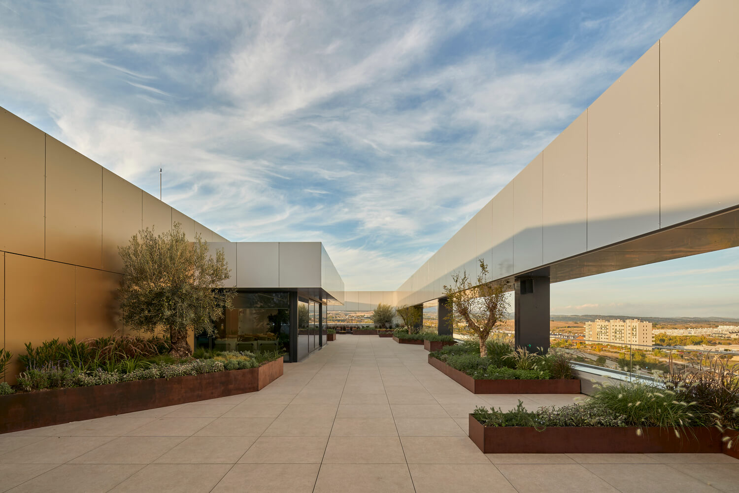 STACBOND_NETFLIX & SECUOYA