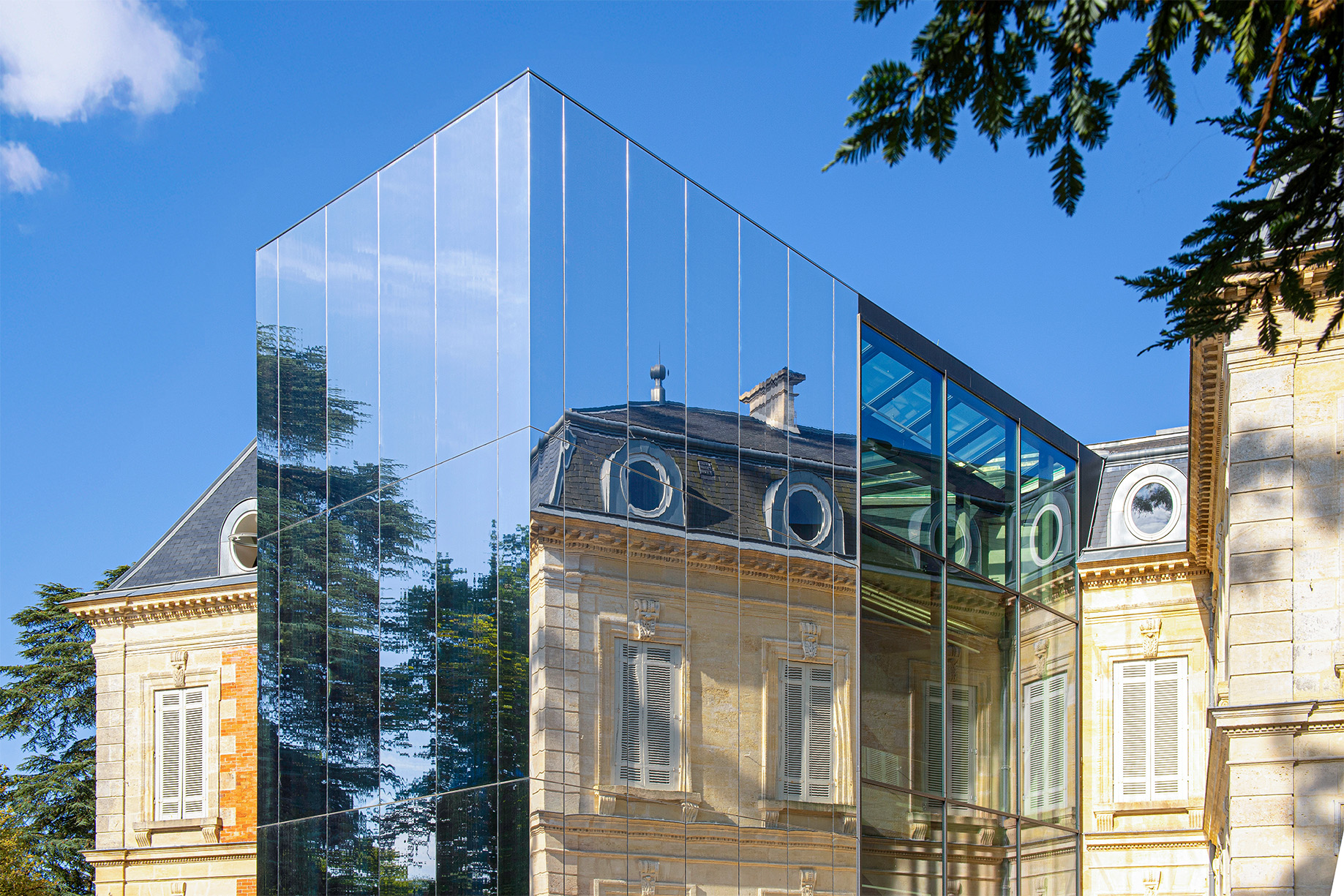 STACBOND_Chateau-de-lhermitage_01