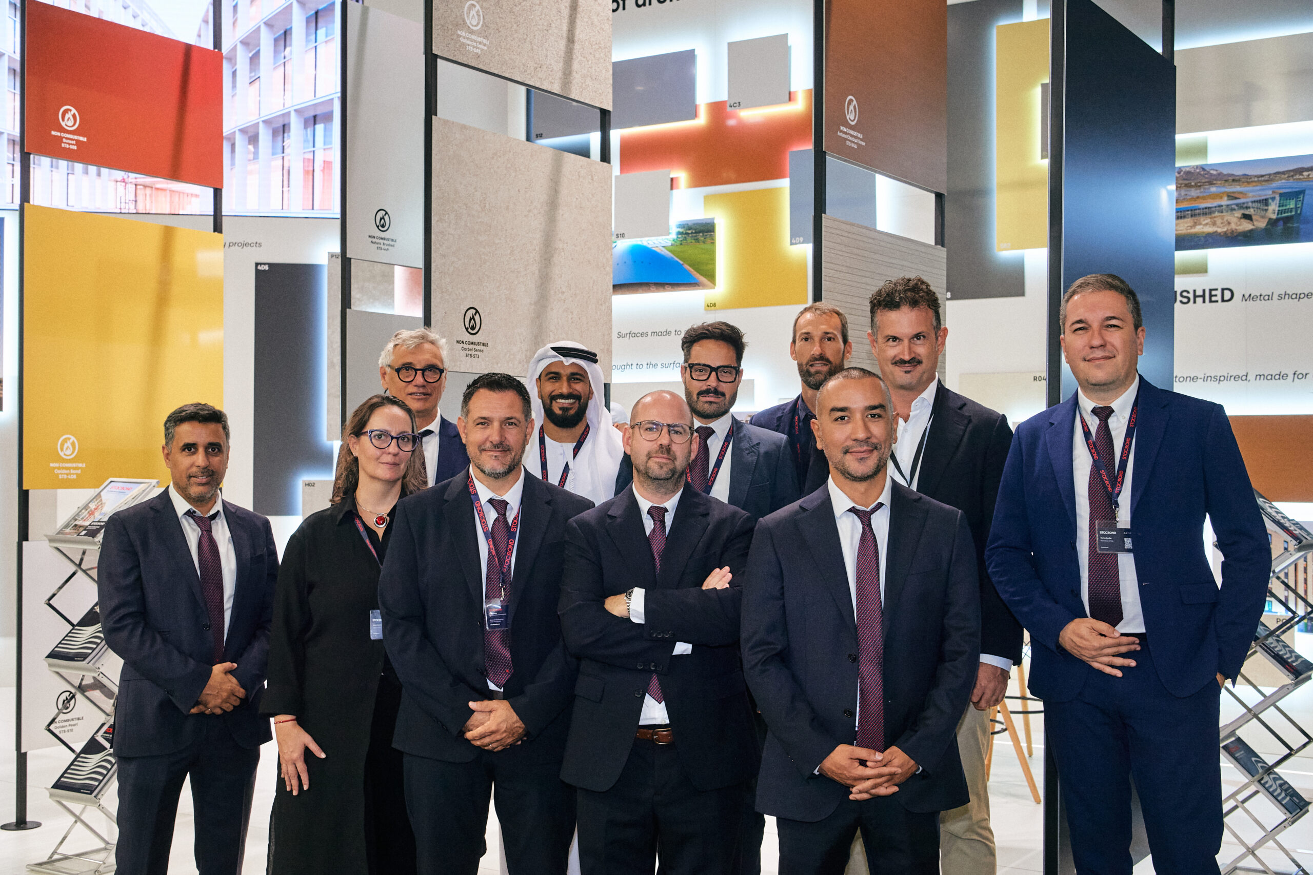 Equipo comercial de STACBOND en BATIMAT 2026